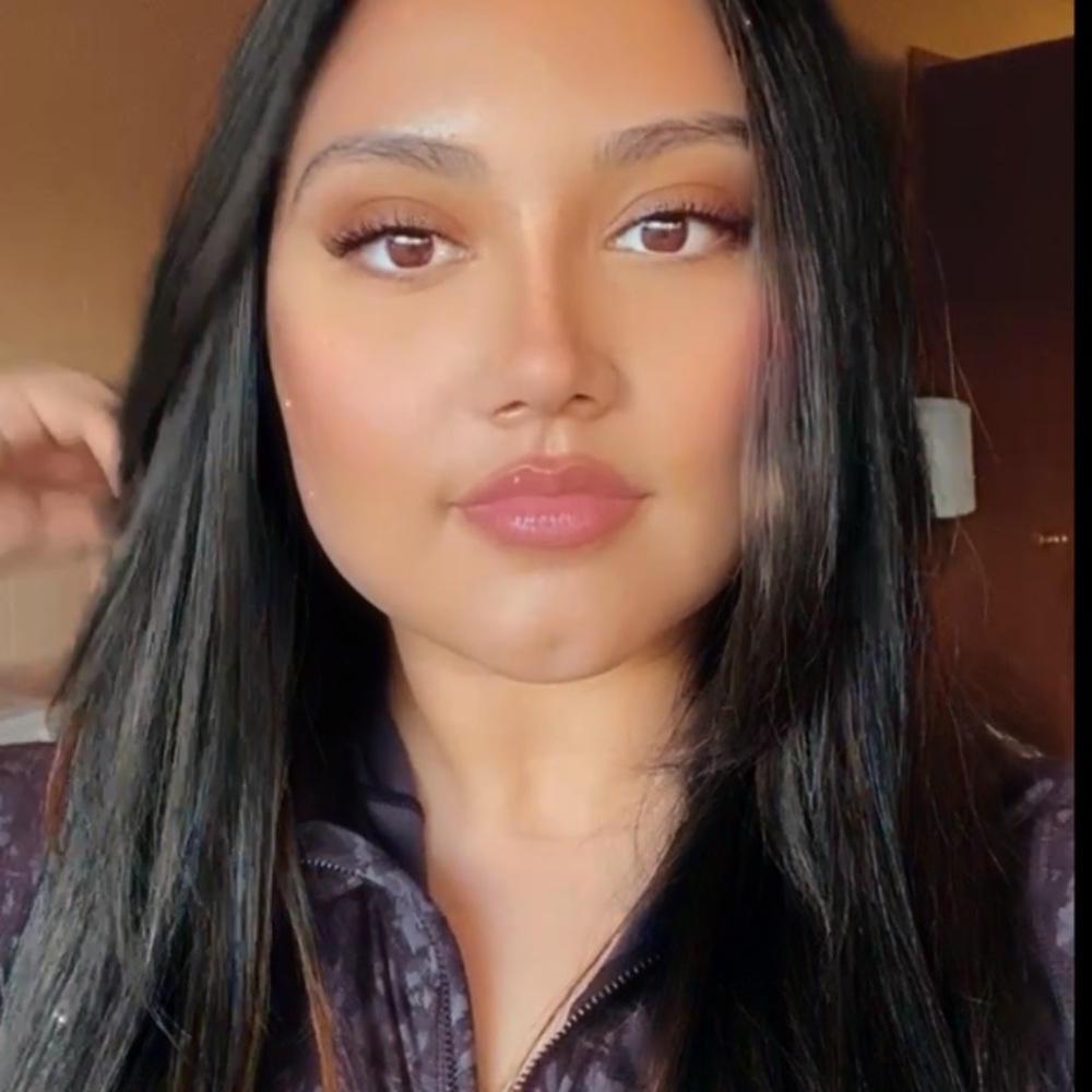 Meet your Posher, Mikayla